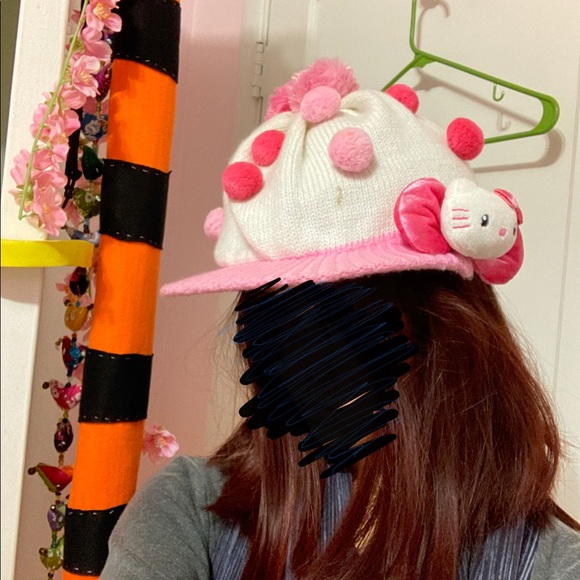 Hello Kitty Pink Pom-Pom Hat - Picture 2 of 4